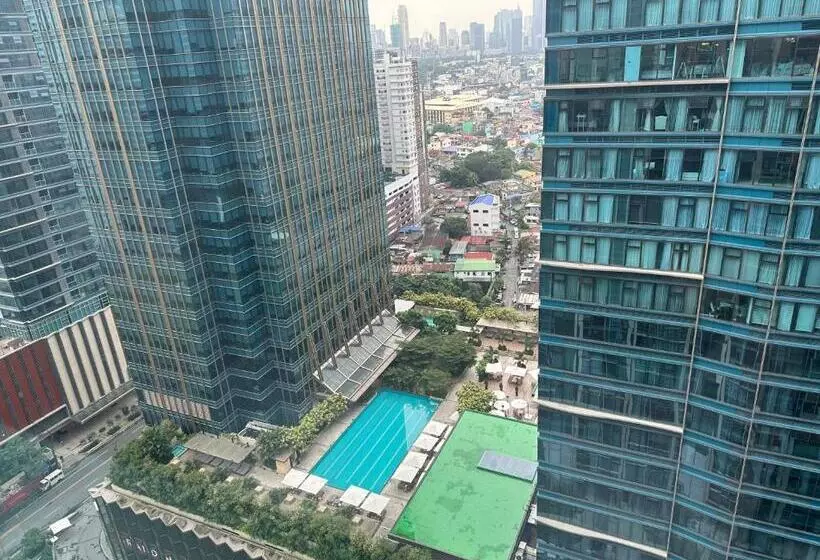 Executive Suite In Bonifacio Global City