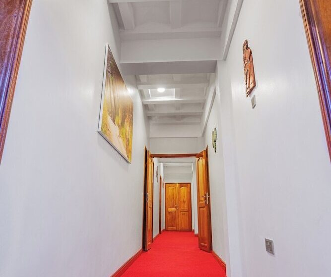 هتل Ambrosia Heights Entebbe