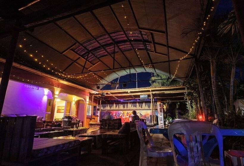 هتل Ambrosia Heights Entebbe