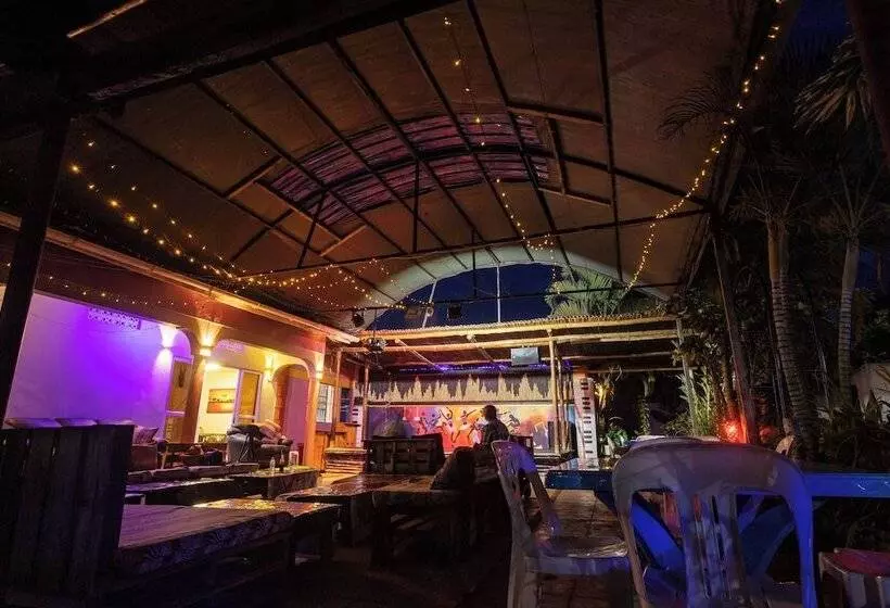 هتل Ambrosia Heights Entebbe