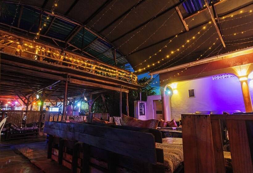 هتل Ambrosia Heights Entebbe