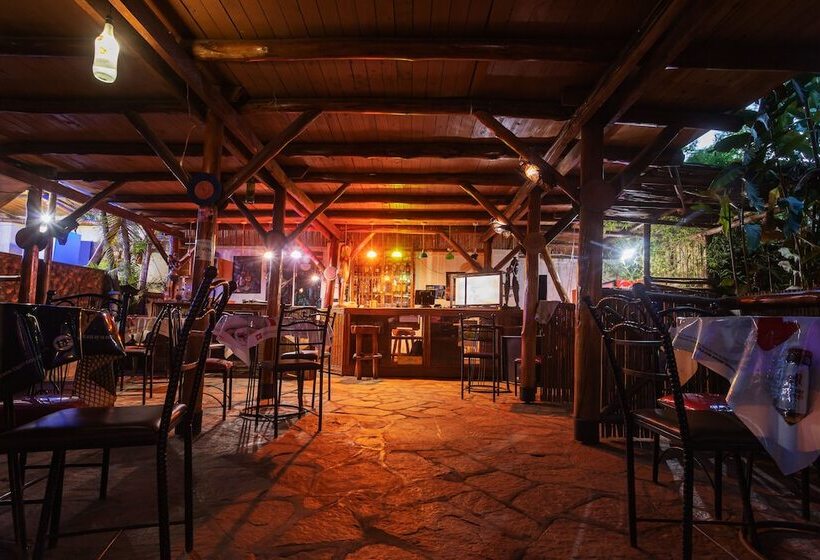 هتل Ambrosia Heights Entebbe