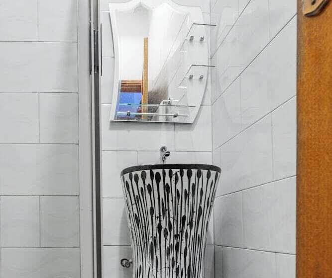 هتل Ambrosia Heights Entebbe