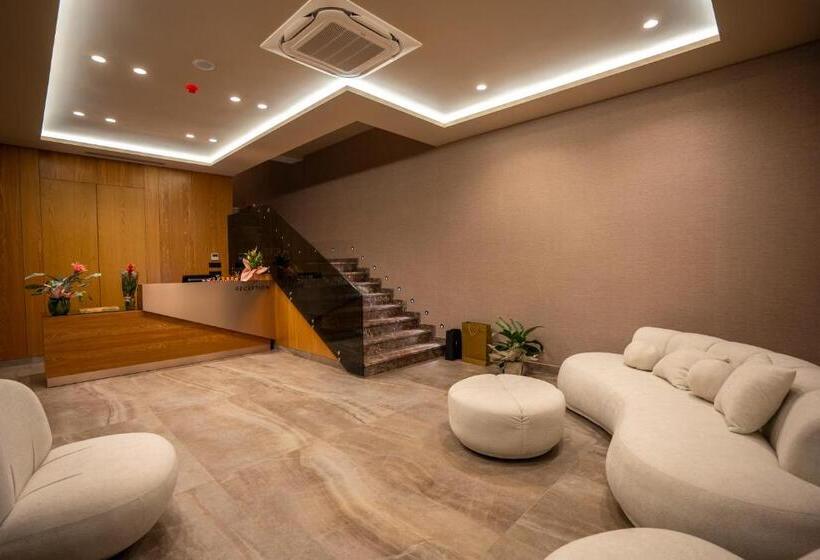 בית מלון כפרי Duomo Resort