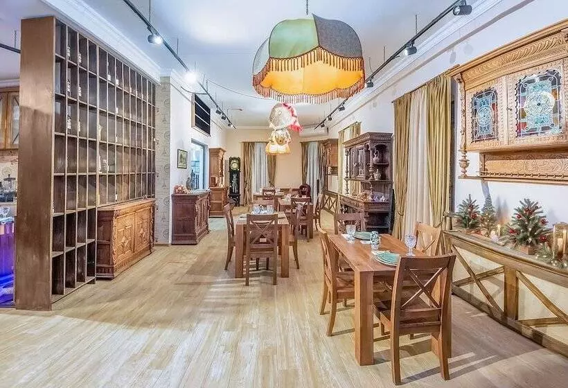 هتل Dzvel Ubanshi