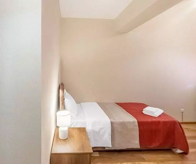 هتل Dzvel Ubanshi