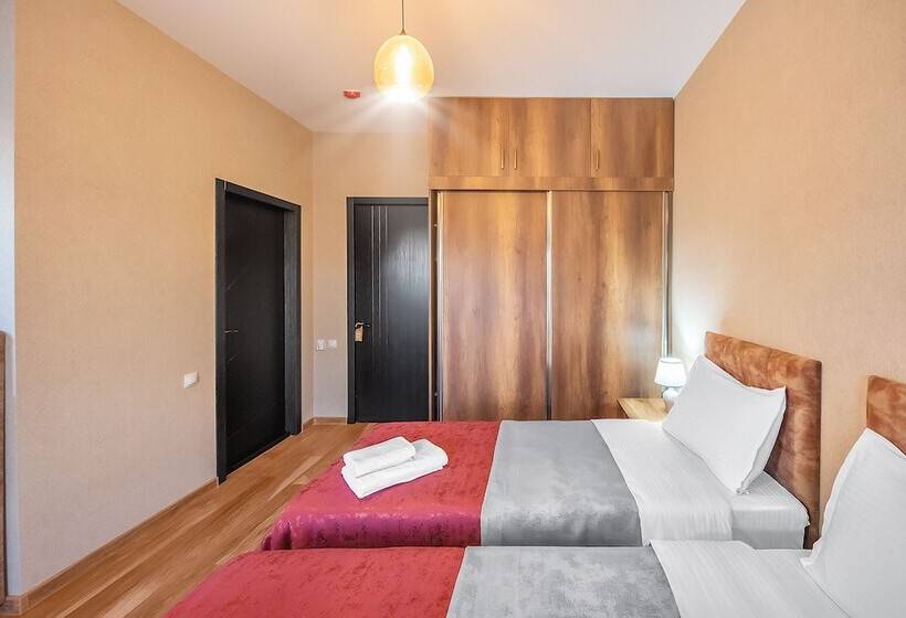 هتل Dzvel Ubanshi