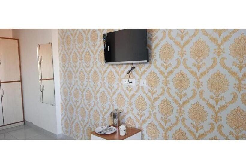 Hotel Himalayan Guest House, Solan