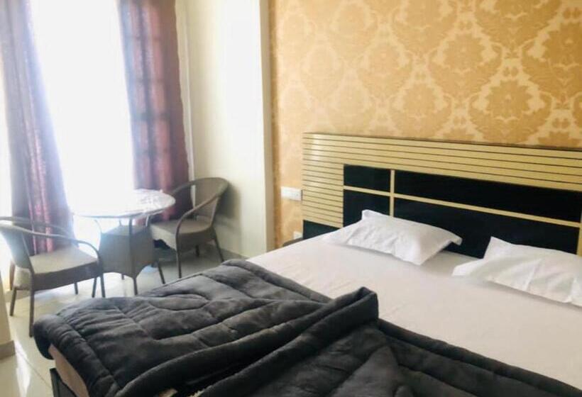 Hotel Himalayan Guest House, Solan