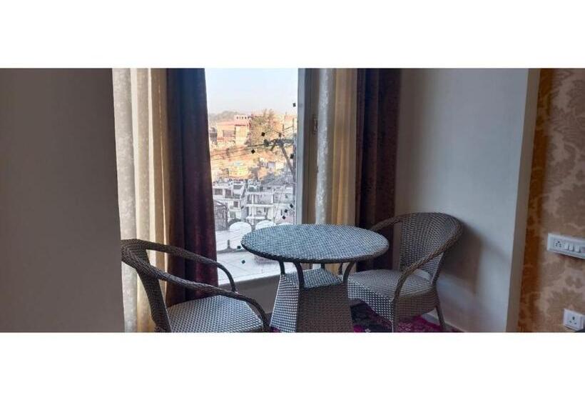 Hotel Himalayan Guest House, Solan