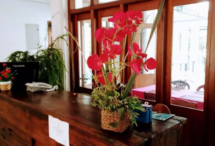 ホテル New Lavan Bolgoda