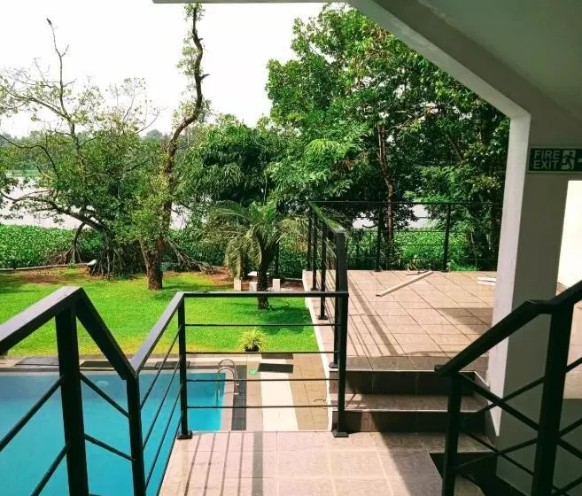 ホテル New Lavan Bolgoda