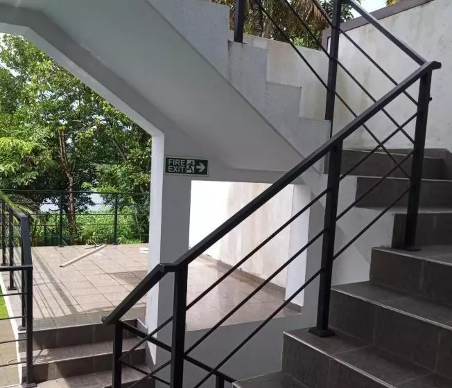 ホテル New Lavan Bolgoda