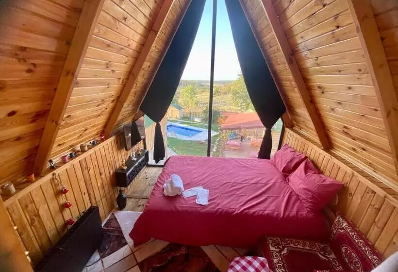 ホテル Nirvana Bungalov