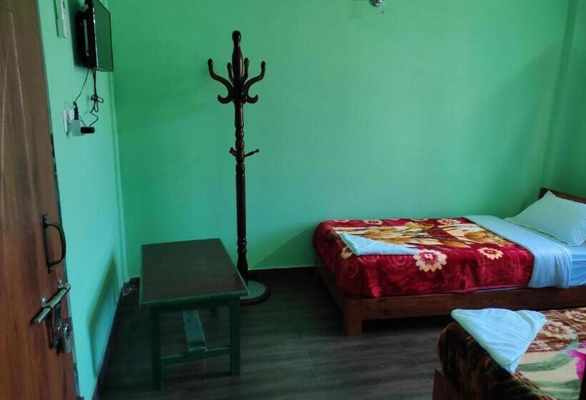 هتل Raghavi Place