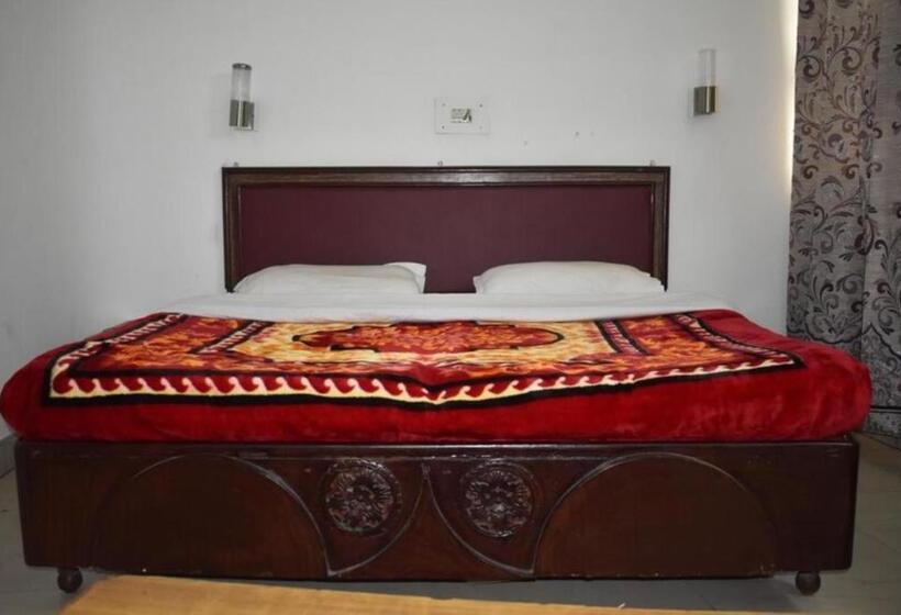 Hotel Rajmahal, Rudrapur