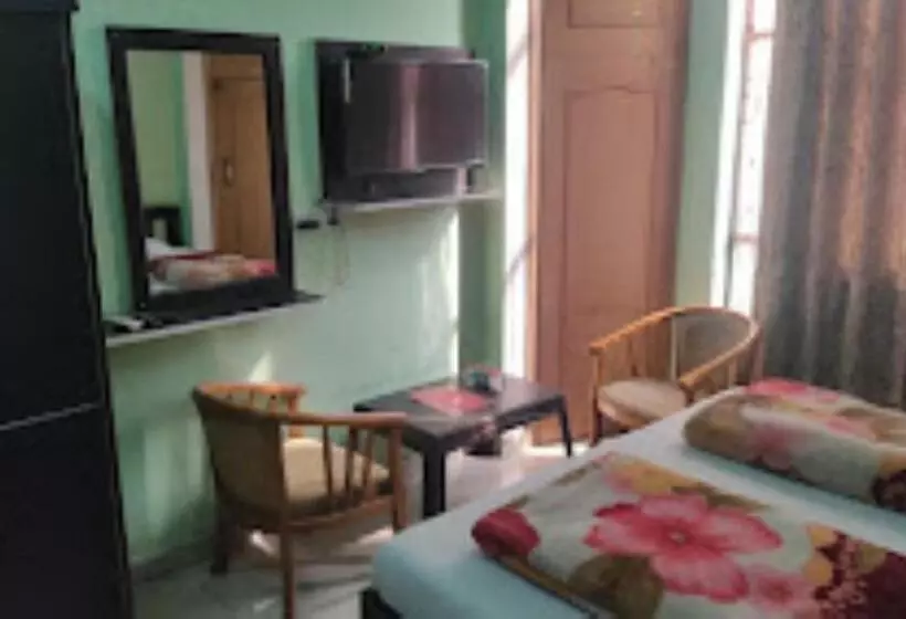 ホテル Rajmahal, Rudrapur