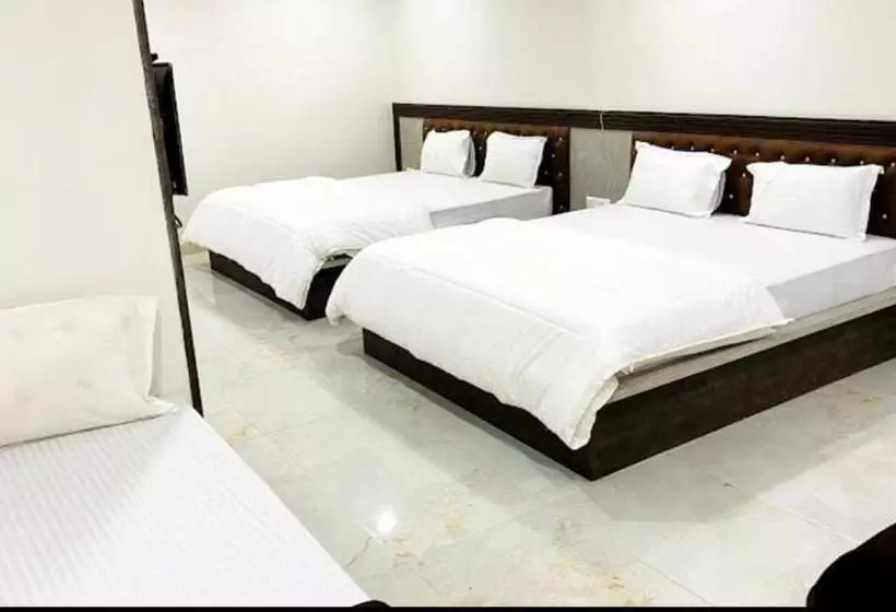 ホテル Trishul Luxury Sangareddy