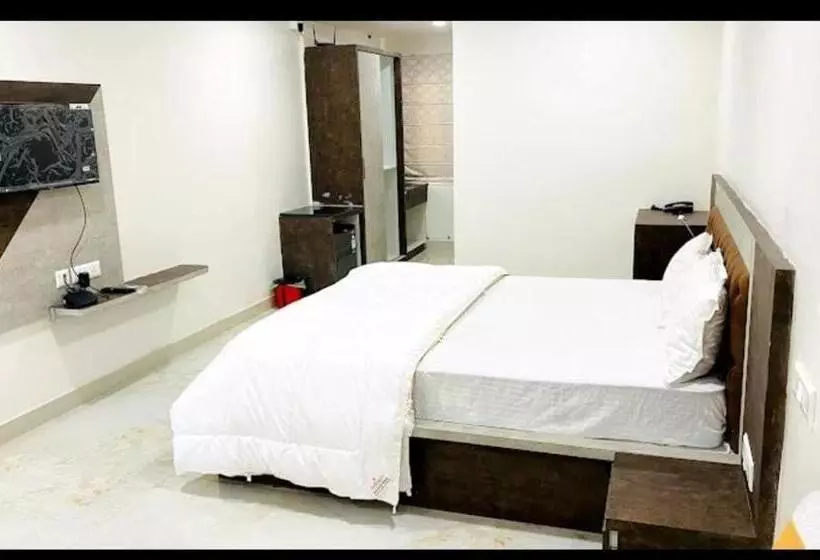 ホテル Trishul Luxury Sangareddy