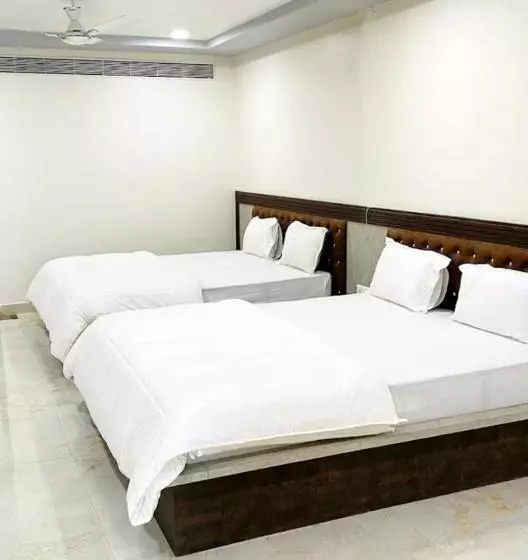 ホテル Trishul Luxury Sangareddy