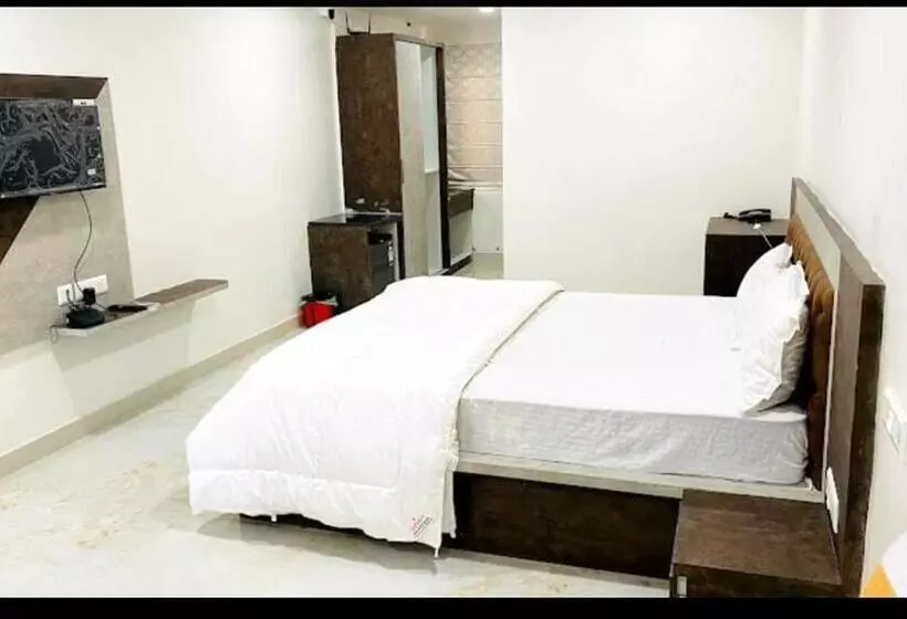 ホテル Trishul Luxury Sangareddy