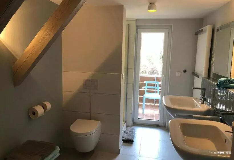 Majatalo Blaues Zimmer Mit Grossem Balkon & Bad Nur 16 Km Nach Würzburg!