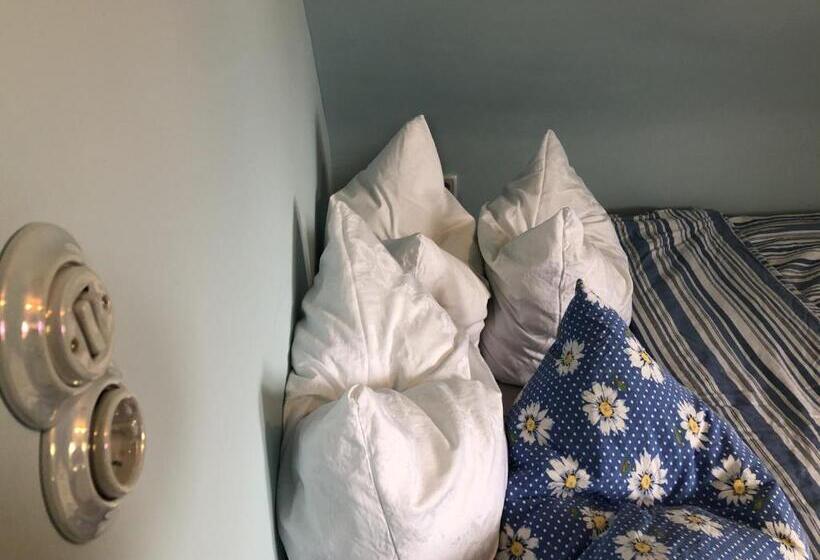 פנסיון Blaues Zimmer Mit Grossem Balkon & Bad Nur 16 Km Nach Würzburg!