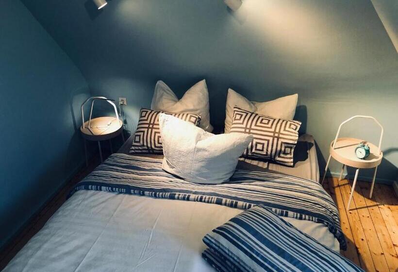 פנסיון Blaues Zimmer Mit Grossem Balkon & Bad Nur 16 Km Nach Würzburg!