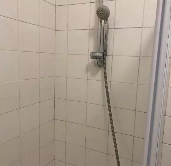 پانسیون Comrades Oasis Guest House