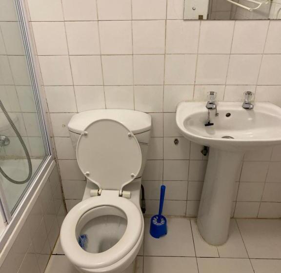 ペンション Comrades Oasis Guest House