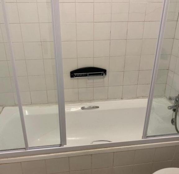 ペンション Comrades Oasis Guest House