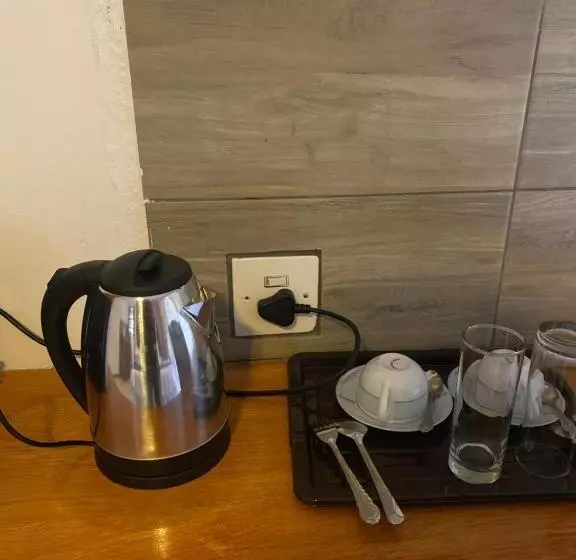 پانسیون Comrades Oasis Guest House
