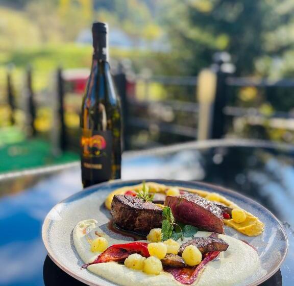 膳宿费 Hillden Lodge &restaurant