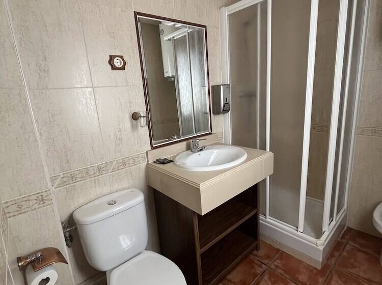 膳宿费 Hostal Corper Navalcarnero