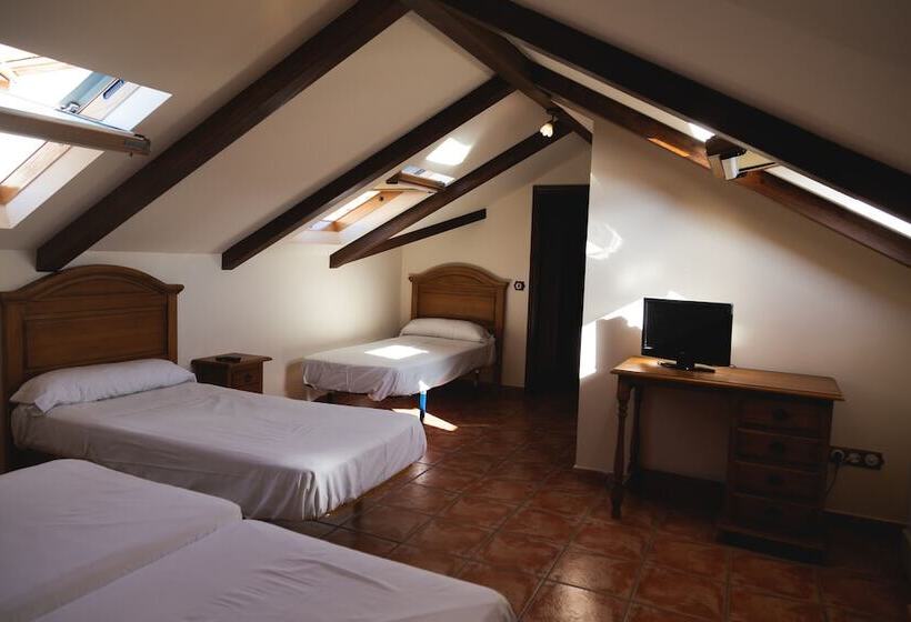 膳宿费 Hostal Corper Navalcarnero