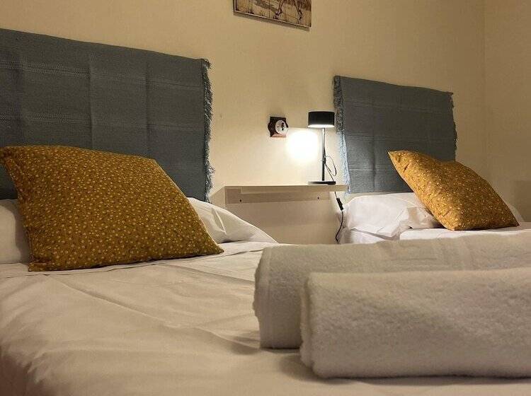 膳宿费 Hostal Corper Navalcarnero