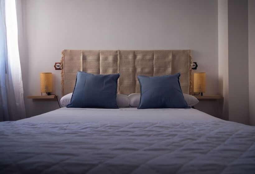 膳宿费 Hostal Corper Navalcarnero