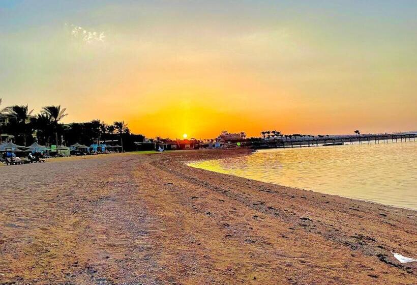 Top Floor Premier View Chalet In Red Sea Hurghada