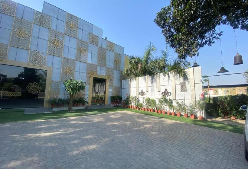 住宿加早餐  Cedar