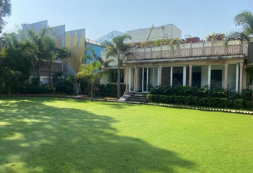 住宿加早餐  Cedar