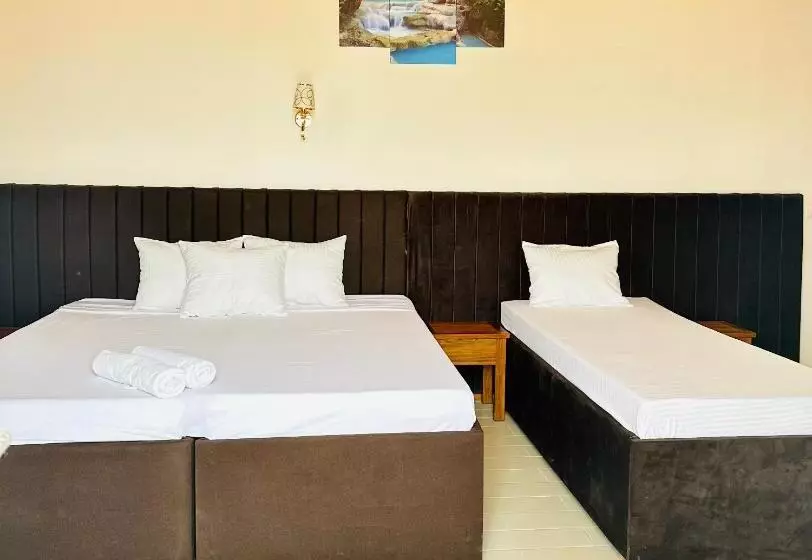 تختخواب و صبحانه Lake Inn
