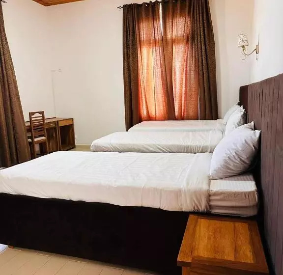 تختخواب و صبحانه Lake Inn