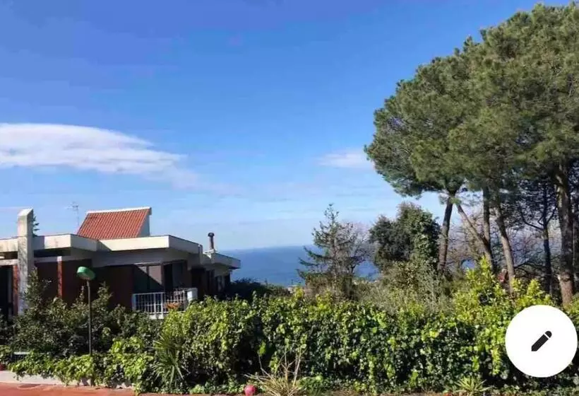 Aamiaismajoitus (B&B) Villa Confortevole Con Vista Sul Golfo