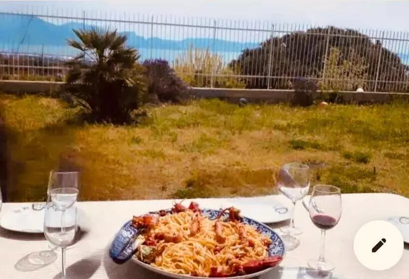 Aamiaismajoitus (B&B) Villa Confortevole Con Vista Sul Golfo