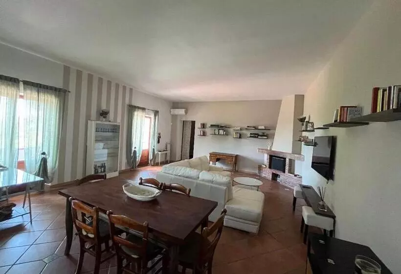 Aamiaismajoitus (B&B) Villa Confortevole Con Vista Sul Golfo
