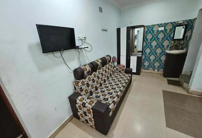 ホテル Arunachala Guest House