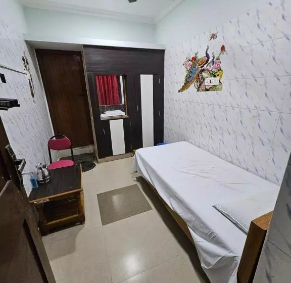 ホテル Arunachala Guest House