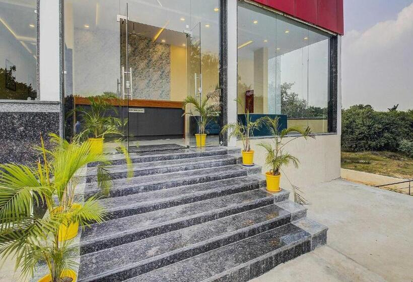 Отель Collection O Mint Park