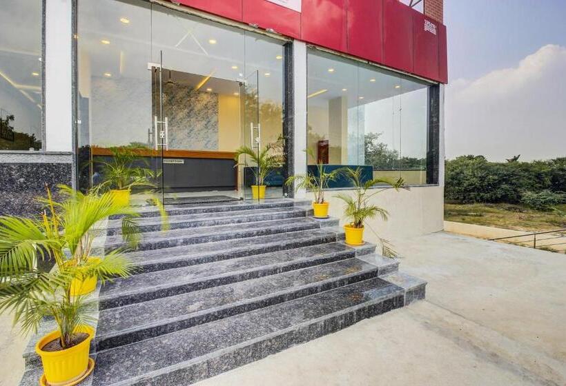 Отель Collection O Mint Park