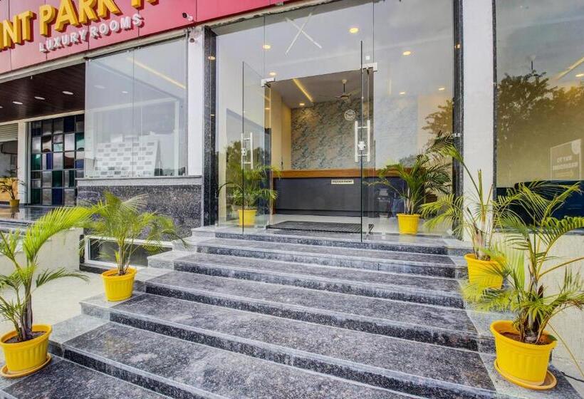 Отель Collection O Mint Park